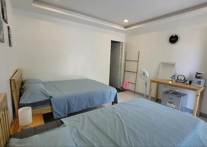 Apartment Tulomir #b 뚤로미르 행복한 3인실